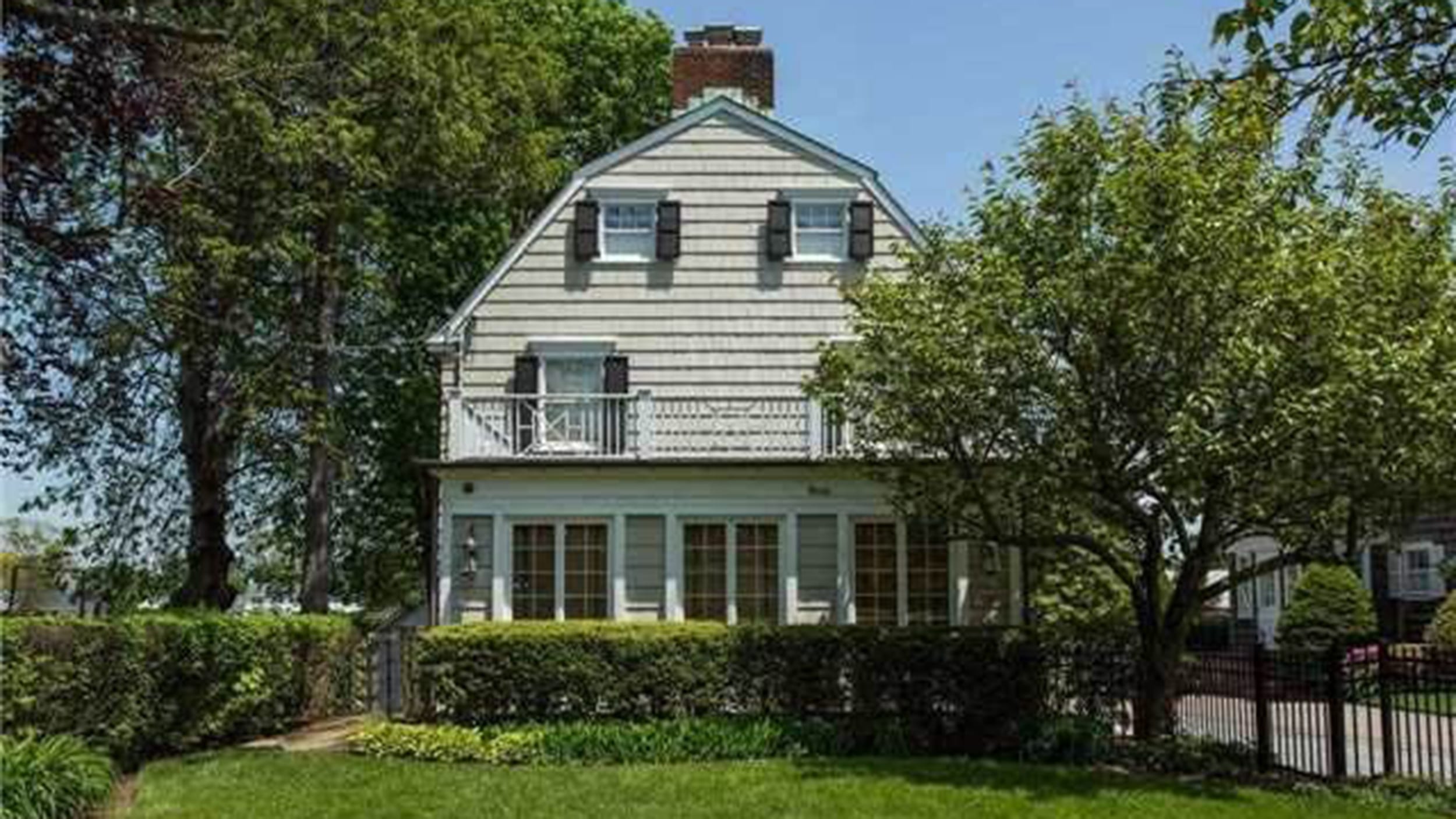 Amityville Horror House – The Scene Of The 1974 DeFeo Murders