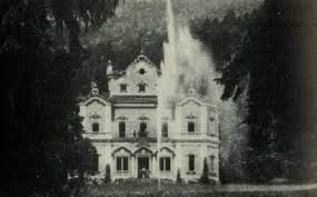 Villa de Vecchi Past