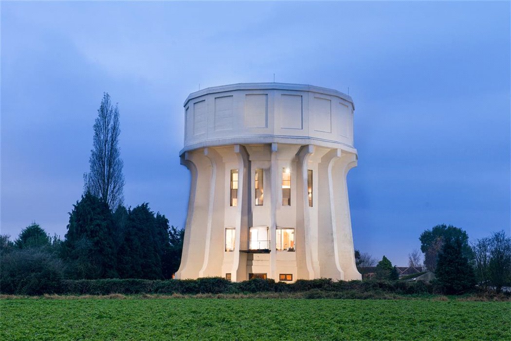 Cromwell Tower – A Converted 1930s English Water Tower