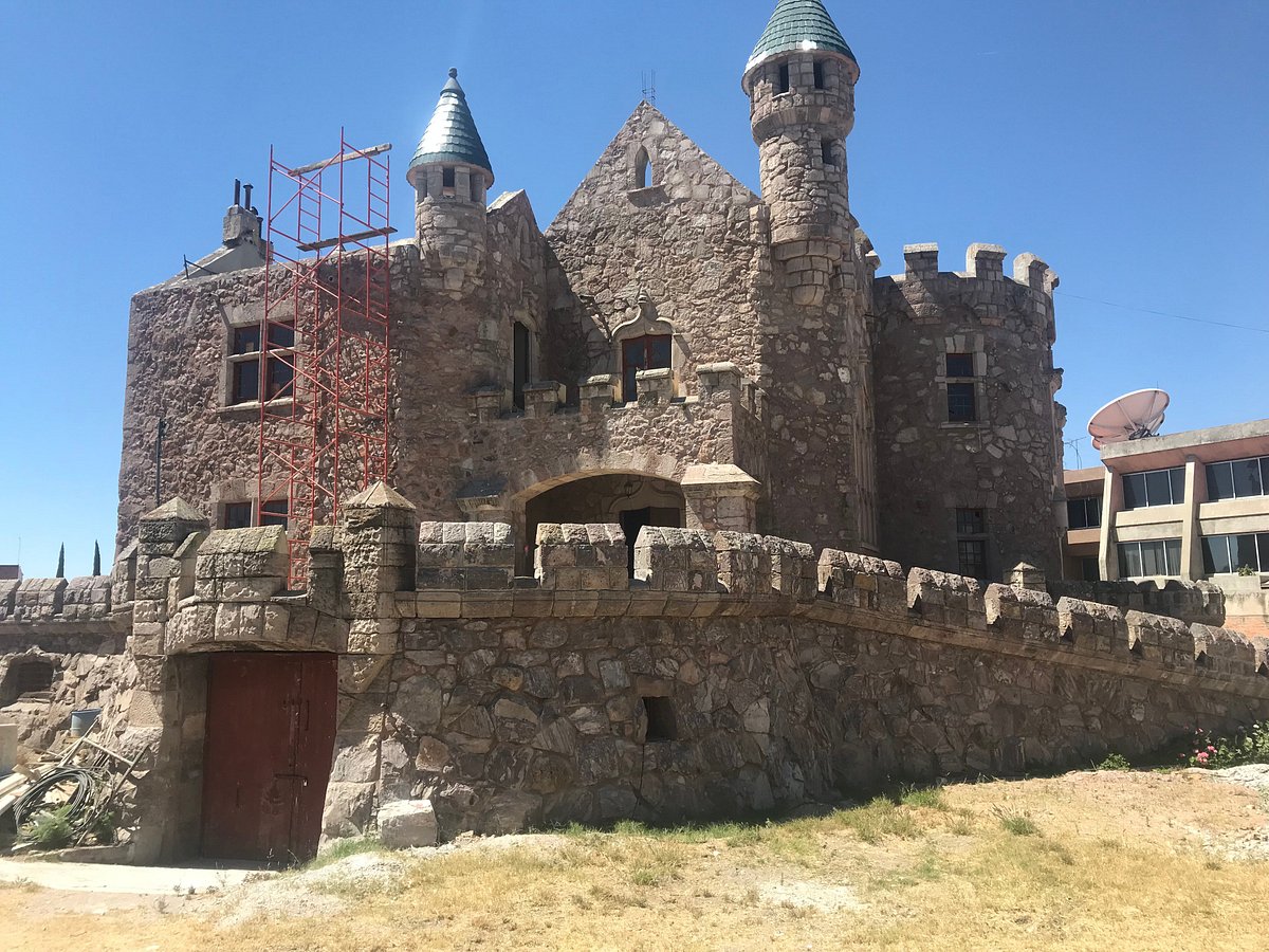 Castillo Douglas Renovations