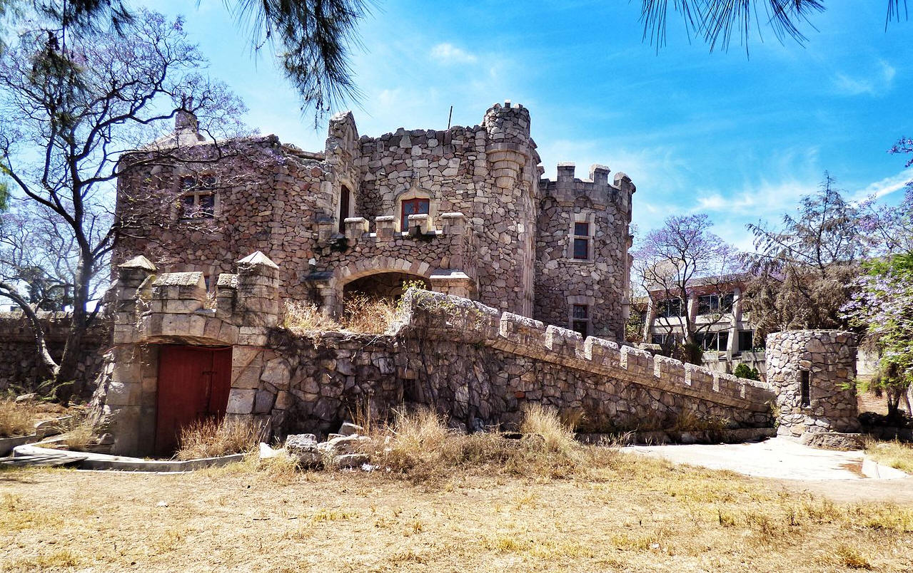 Castillo Douglas – The Scottish Castle Located In Mexico!